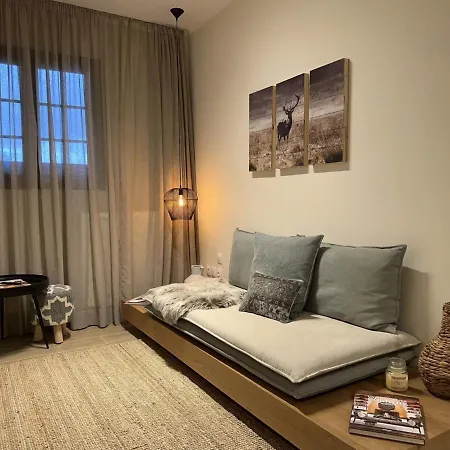 - Family Maisonette