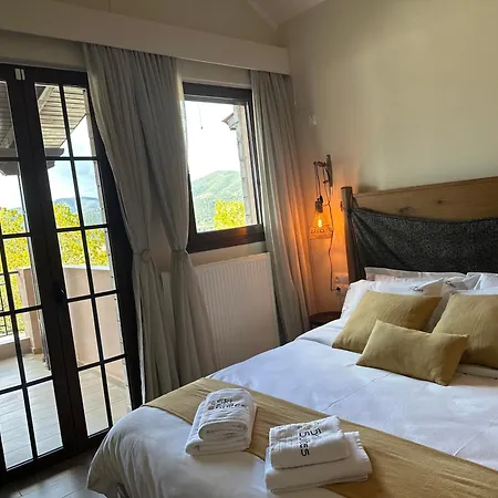 - Family Maisonette