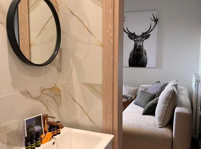 - Family Maisonette بيت للعطل كالافريتا